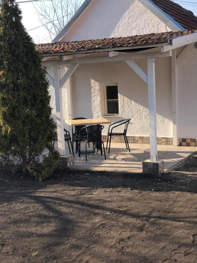 Mormota Vendeghaz Apartment Mezokovesd Exterior photo